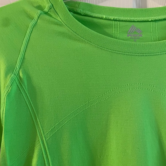 REX Stretch Active Wear Top - Picture 3 of 4